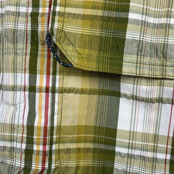 Woolrich. Men's short sleeve button down plaid outdoor/fishing shirt. L - Picture 3 of 8